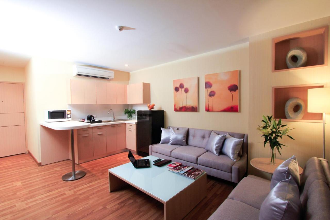 Petals Inn Bangkok Extérieur photo