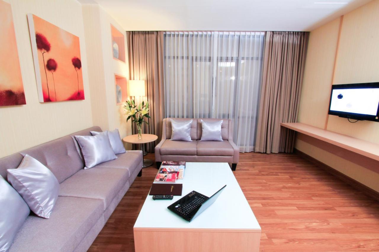 Petals Inn Bangkok Extérieur photo